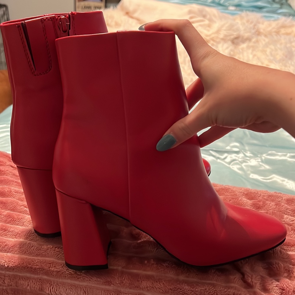Red boots! Size 7 so comfy